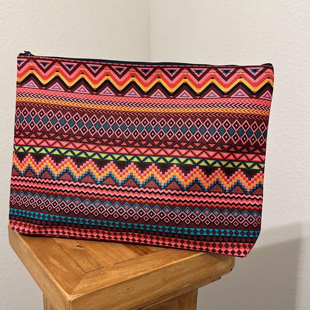 Thirty-One Zipper Pouch - Picture 3 of 7